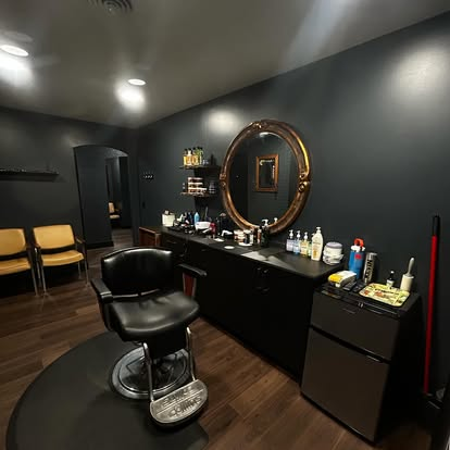 Barber station with mirror and products
